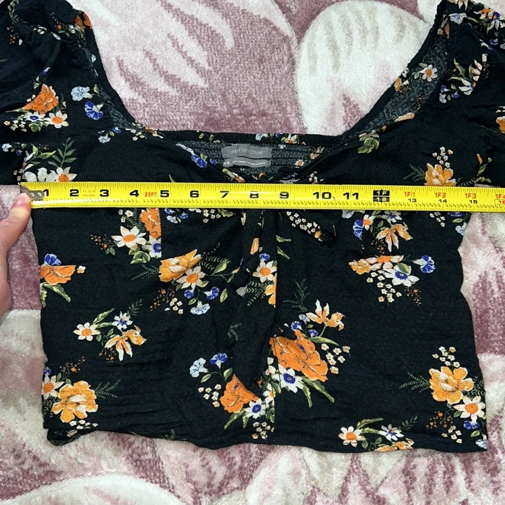 Urban Outfitters Black Floral Rosalind Puff Sleeve Crop Top - Picture 10 of 14